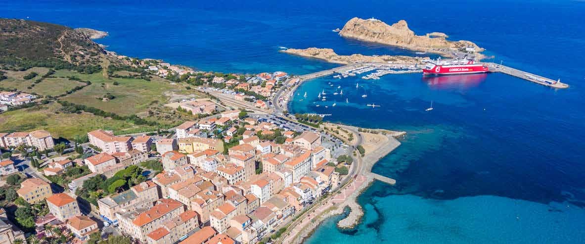 L’Île-Rousse, entre ville et bord de mer
